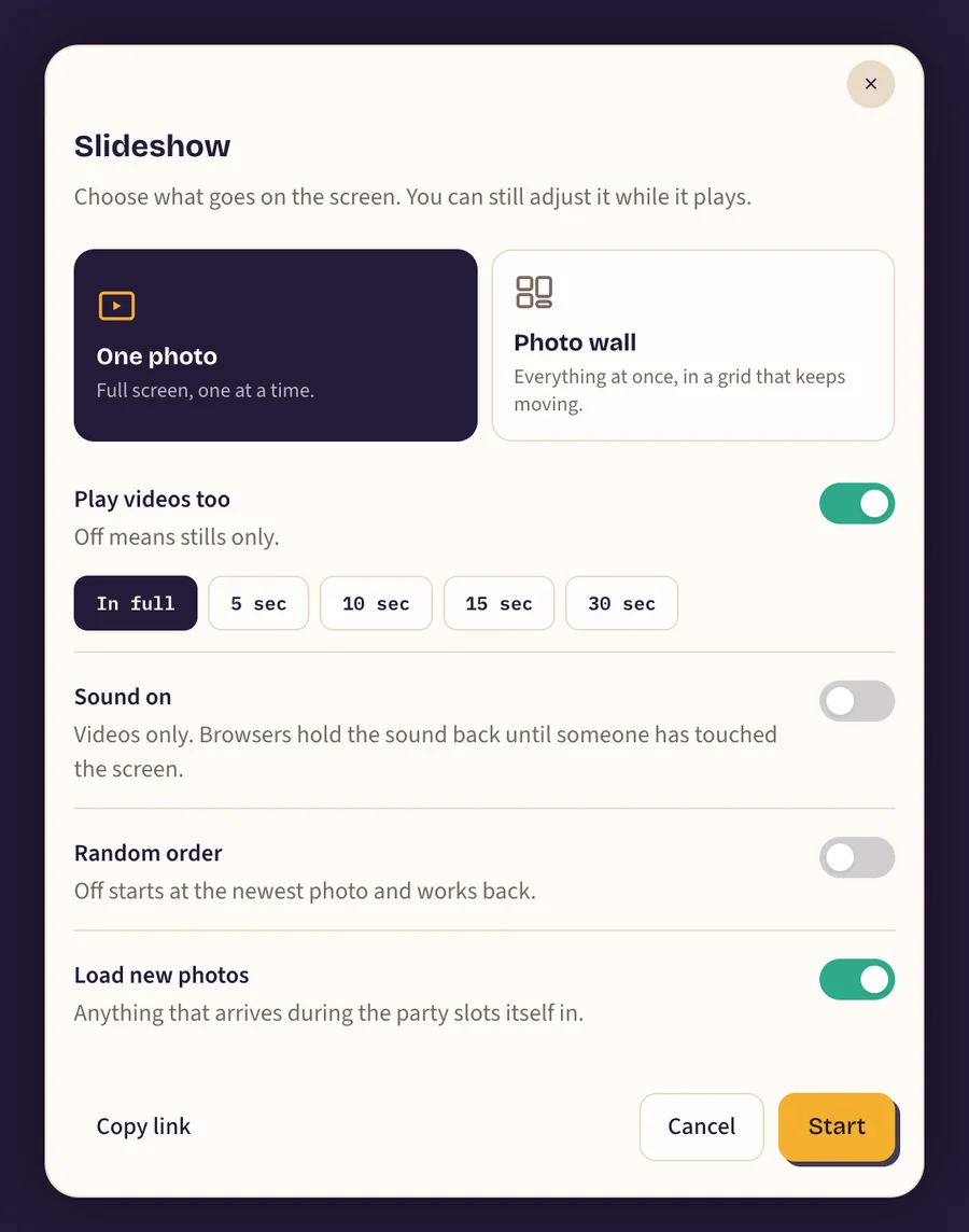 The slideshow settings panel with choices for view, video, sound, order and loading new photos